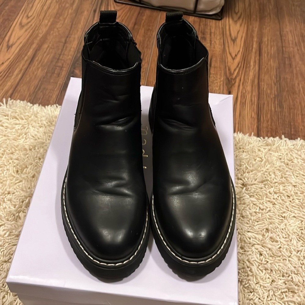 Madden girl black Kween boots